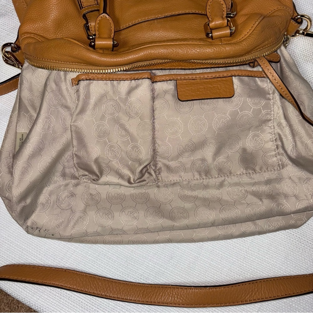 Michael Kors Brown Large Bedford Satchel - Picture 12 of 16